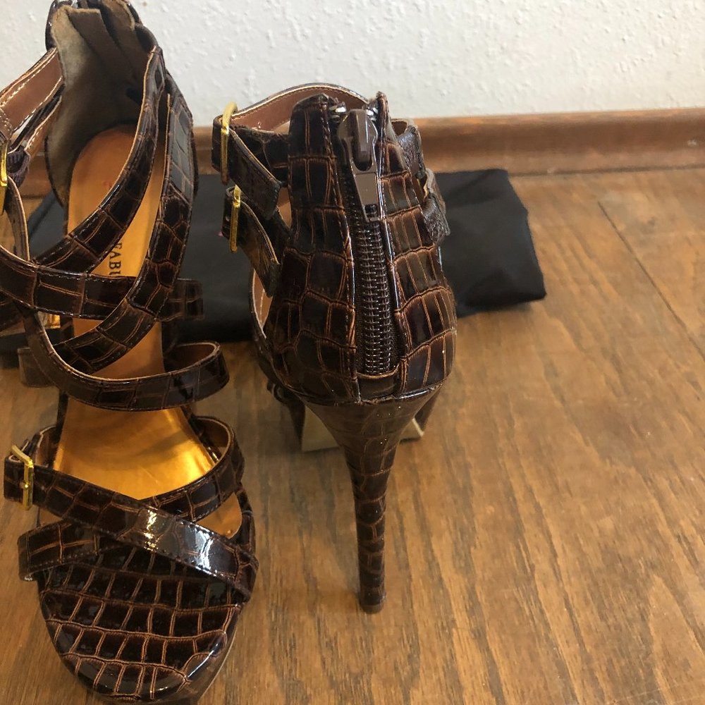 Shoes - Picture 4 of 4